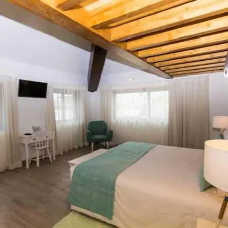 מלון Mareta House 3*
